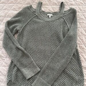Women’s open shoulder top